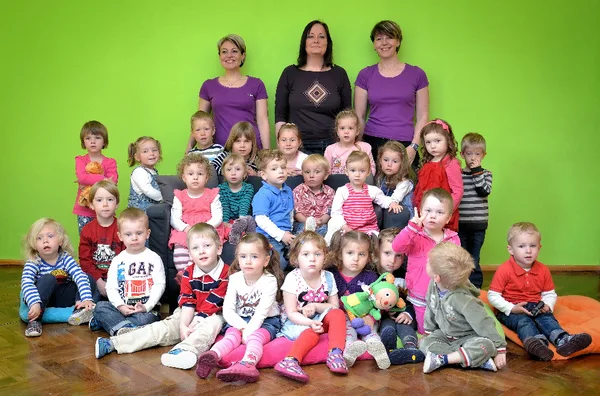 Společná fotka dětí a paní učitelek